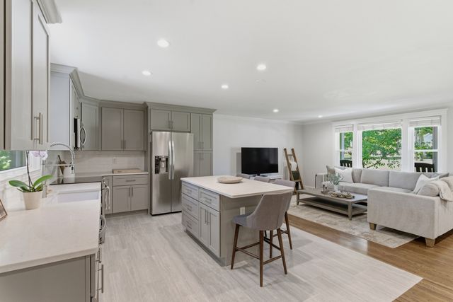297 Clovernook Dr, Nashville, TN 37210