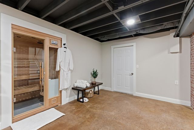 297 Clovernook Dr, Nashville, TN 37210