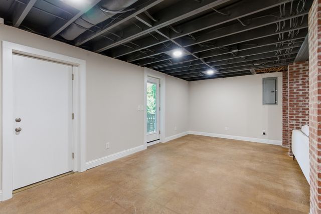 297 Clovernook Dr, Nashville, TN 37210