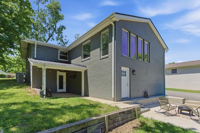 297 Clovernook Dr, Nashville, TN 37210
