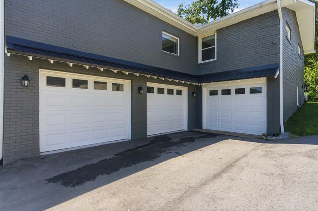 297 Clovernook Dr, Nashville, TN 37210