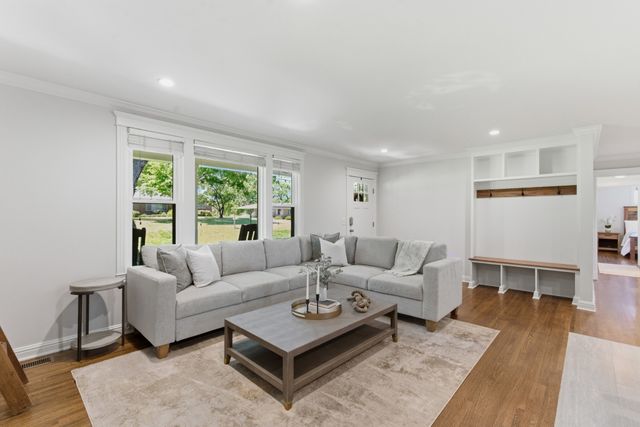297 Clovernook Dr, Nashville, TN 37210