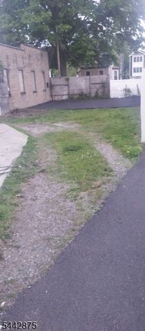 46 Sanford St, East Orange City, NJ 07018