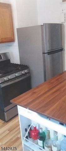 46 Sanford St, East Orange City, NJ 07018