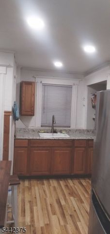 46 Sanford St, East Orange City, NJ 07018