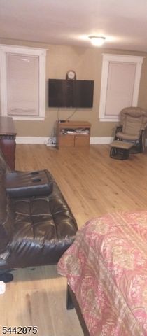 46 Sanford St, East Orange City, NJ 07018