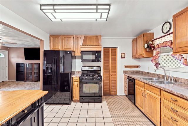 36260 Shaw Drive, North Ridgeville, OH 44039