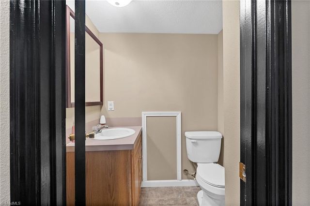 244 Glass Road, Mount Airy, NC 27030