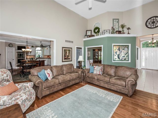111 Timberwood Lane, Collinsville, IL 62234