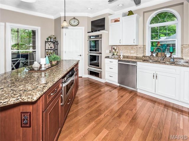 111 Timberwood Lane, Collinsville, IL 62234