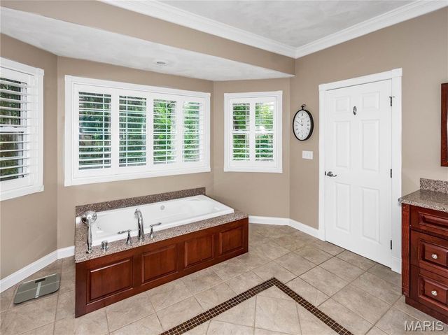 111 Timberwood Lane, Collinsville, IL 62234