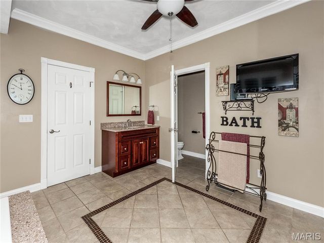111 Timberwood Lane, Collinsville, IL 62234