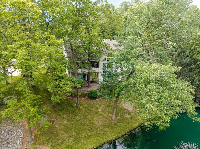 111 Timberwood Lane, Collinsville, IL 62234