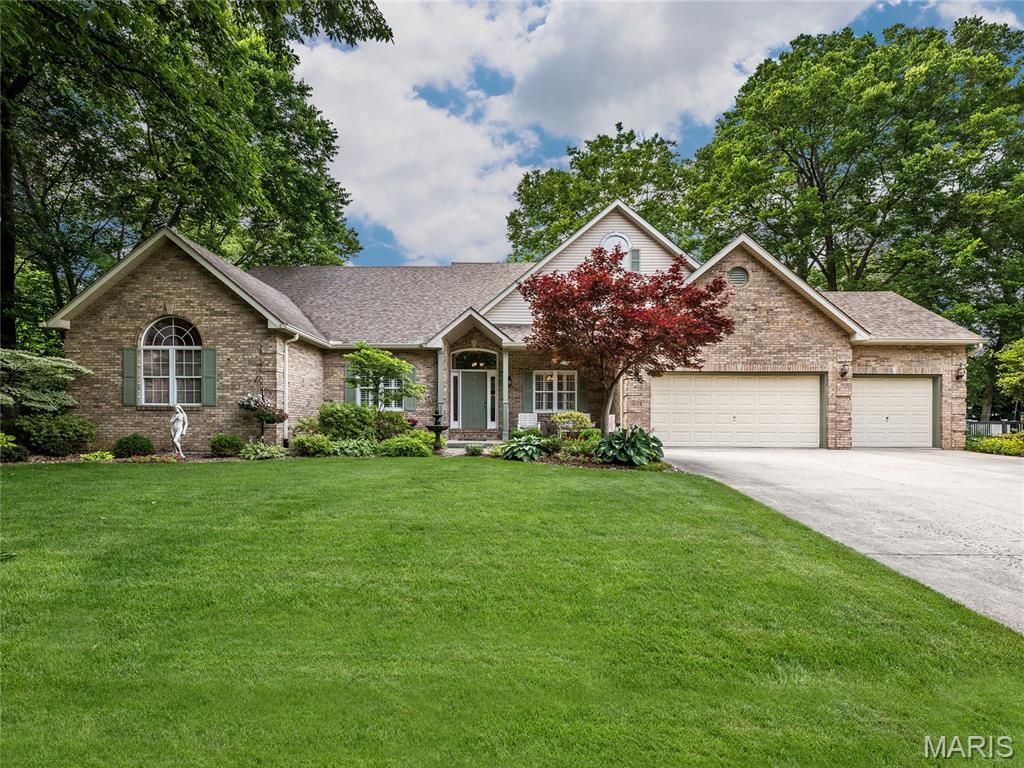 111 Timberwood Lane, Collinsville, IL 62234