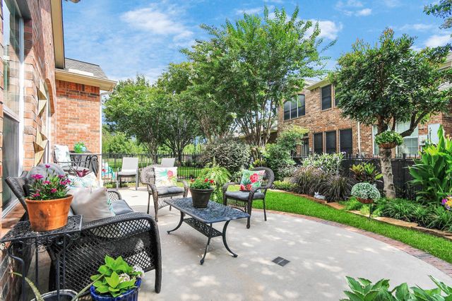 8624 Sunset Loch Drive, Spring, TX 77379