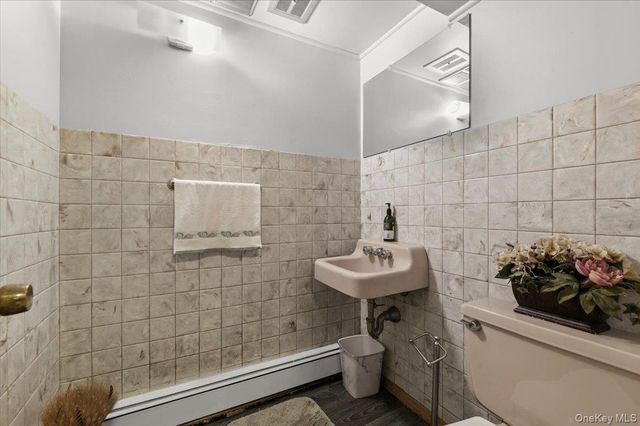 351 Maple Avenue, Uniondale, NY 11553