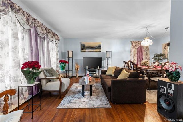 351 Maple Avenue, Uniondale, NY 11553