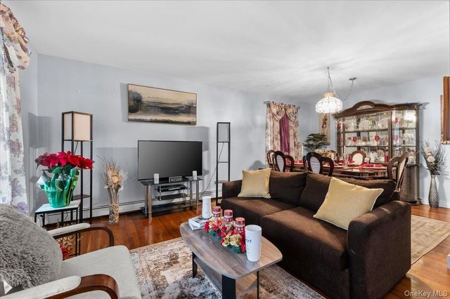 351 Maple Avenue, Uniondale, NY 11553