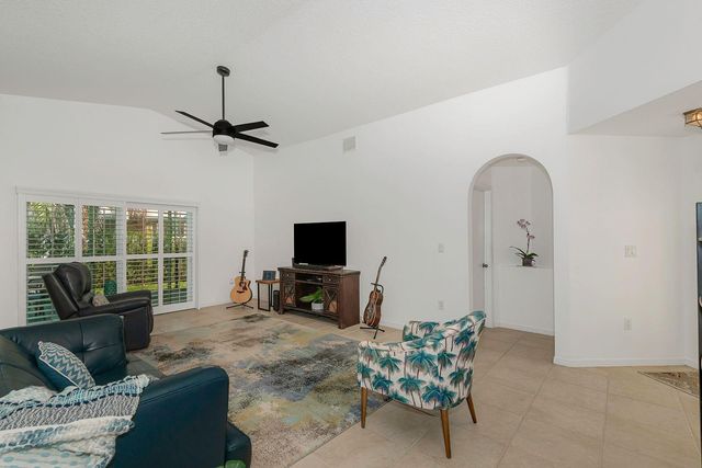 18921 NW 10 Street, Pembroke Pines, FL 33029