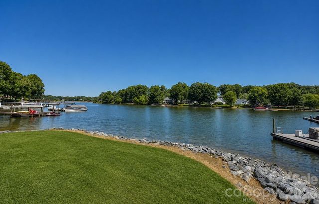 108 Pier 33 Drive 409, Mooresville, NC 28117