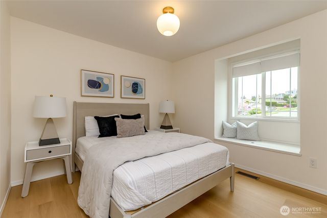 1855 Hillside Drive NE, Tacoma, WA 98422