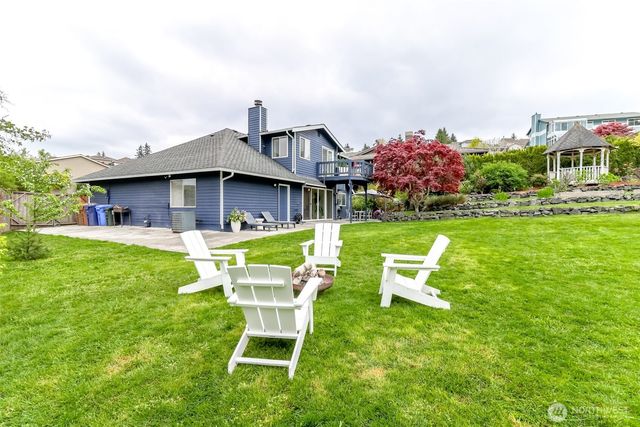 1855 Hillside Drive NE, Tacoma, WA 98422