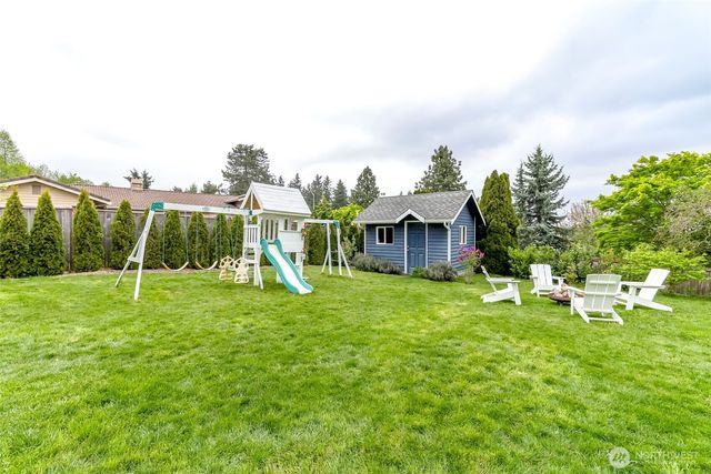 1855 Hillside Drive NE, Tacoma, WA 98422