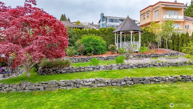 1855 Hillside Drive NE, Tacoma, WA 98422