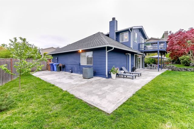 1855 Hillside Drive NE, Tacoma, WA 98422