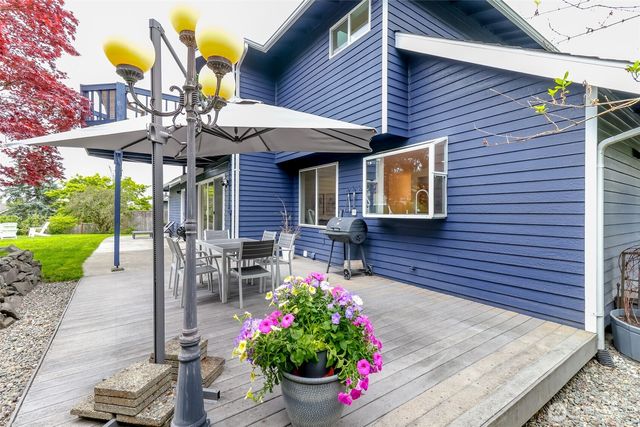 1855 Hillside Drive NE, Tacoma, WA 98422