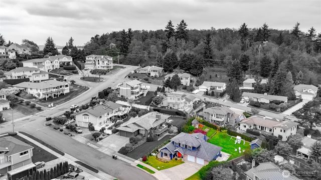 1855 Hillside Drive NE, Tacoma, WA 98422