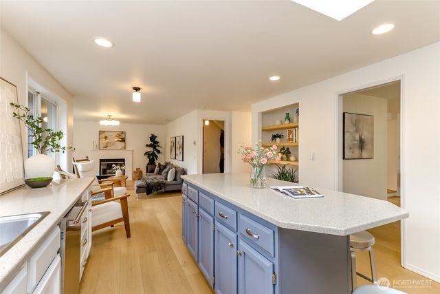 1855 Hillside Drive NE, Tacoma, WA 98422