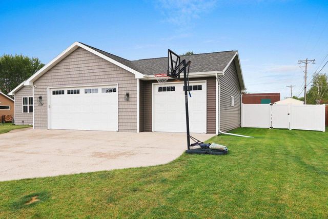1124 HAROLD DRIVE, Menasha, WI 54952