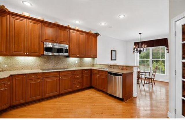 44742 Broadmoor Circle N, Northville, MI 48168
