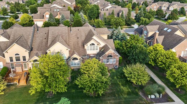 44742 Broadmoor Circle N, Northville, MI 48168