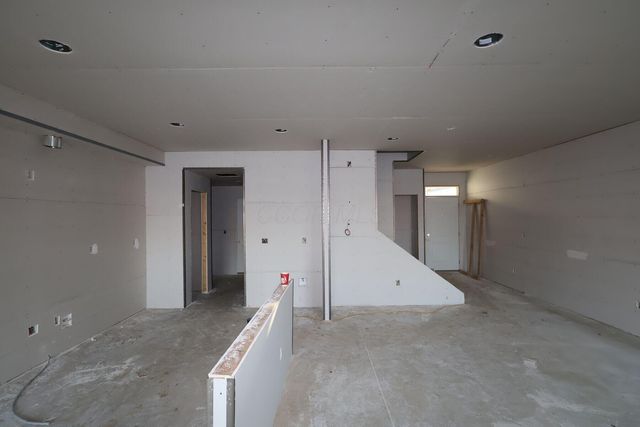 5516 Fawnsbury Court, Powell, OH 43065