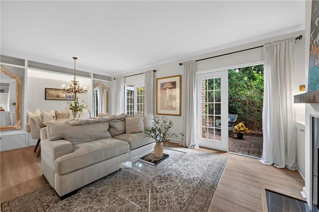 26 Old Ivy Square NE 26, Atlanta, GA 30342