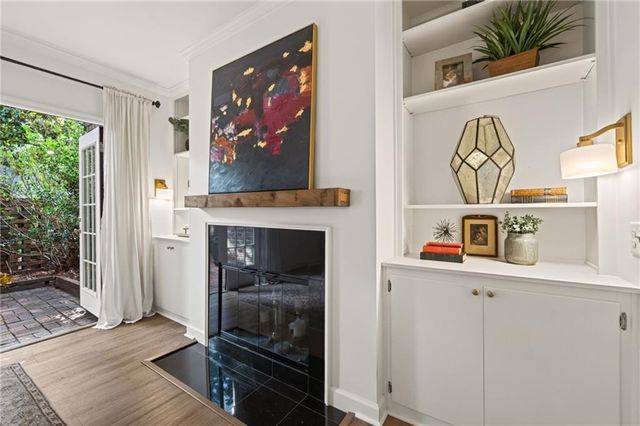 26 Old Ivy Square NE 26, Atlanta, GA 30342