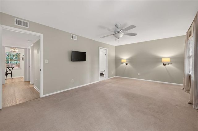 26 Old Ivy Square NE 26, Atlanta, GA 30342