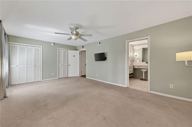26 Old Ivy Square NE 26, Atlanta, GA 30342