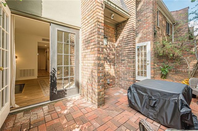 26 Old Ivy Square NE 26, Atlanta, GA 30342