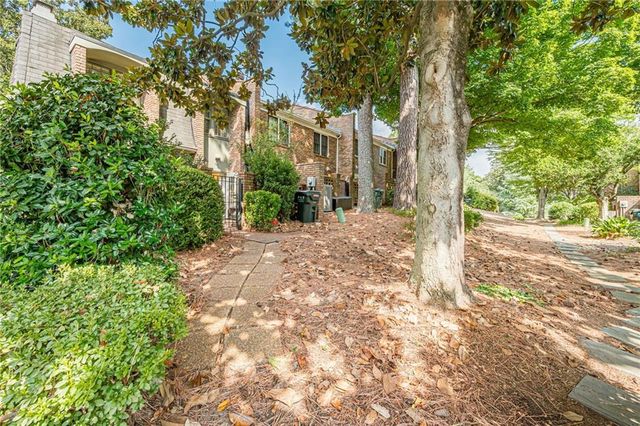 26 Old Ivy Square NE 26, Atlanta, GA 30342