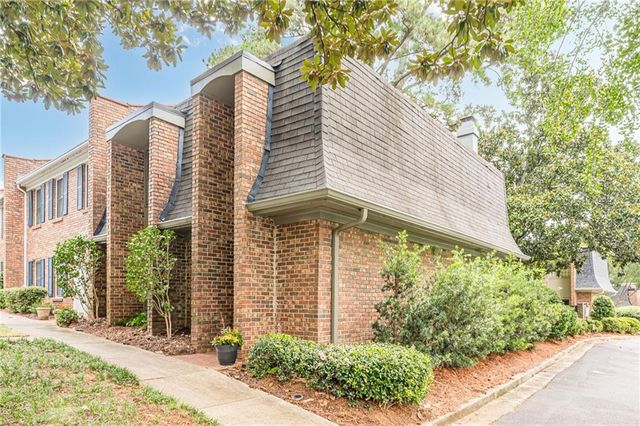 26 Old Ivy Square NE 26, Atlanta, GA 30342