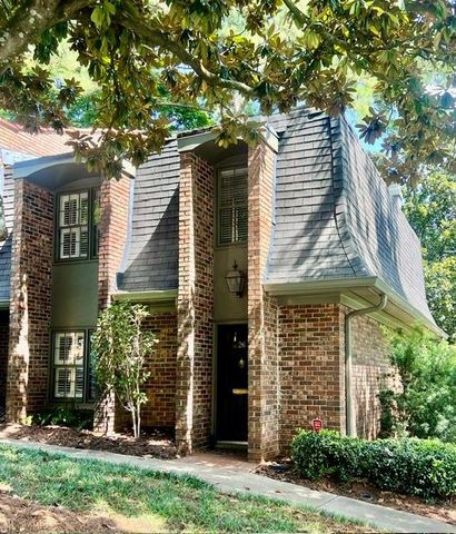 26 Old Ivy Square NE 26, Atlanta, GA 30342