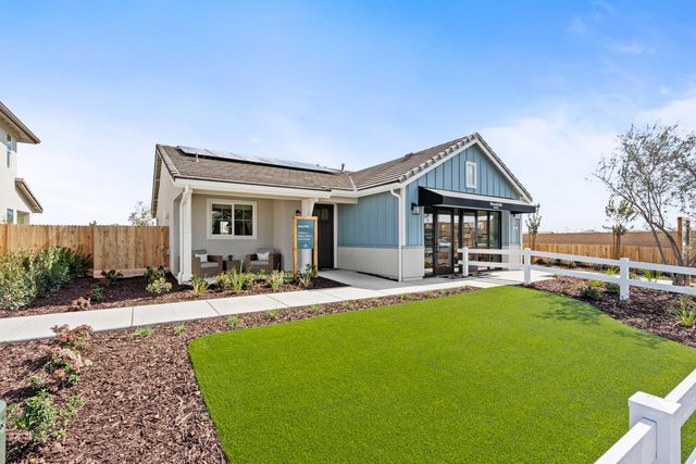 294 N Vista Ave., Fowler, CA 93625
