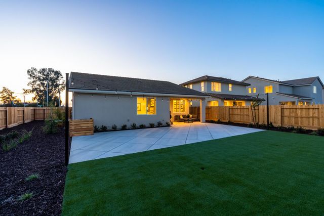294 N Vista Ave., Fowler, CA 93625