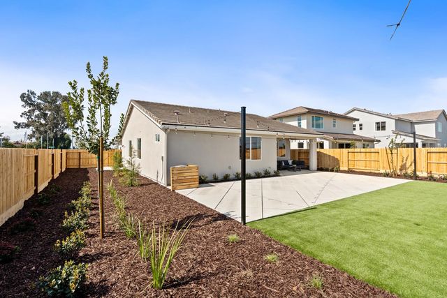 294 N Vista Ave., Fowler, CA 93625