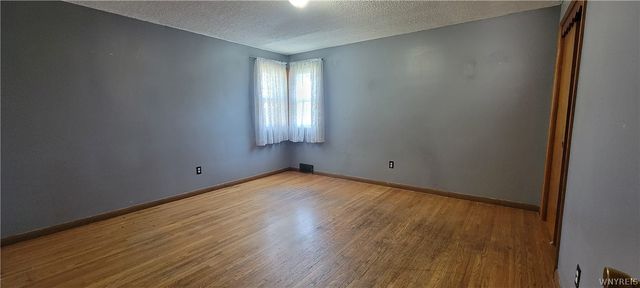 1251 94th Street, Niagara Falls, NY 14304