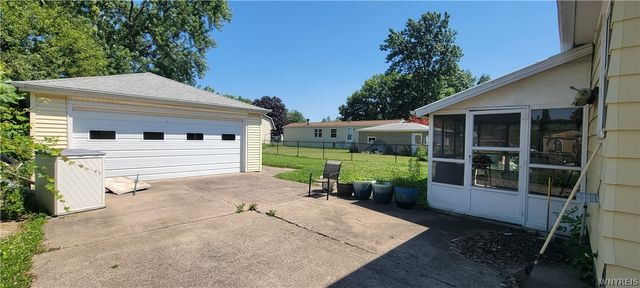 1251 94th Street, Niagara Falls, NY 14304