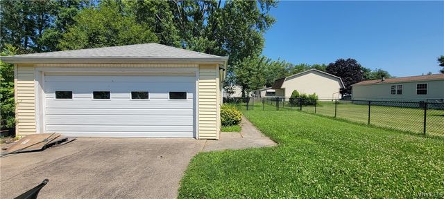 1251 94th Street, Niagara Falls, NY 14304